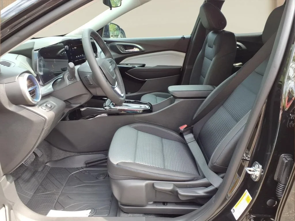 New 2026 Mosaic Black Metallic Chevrolet LT image 16
