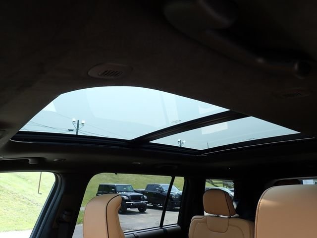 New 2026 Bright White Clear-Coat Exterior Paint Jeep Summit image 18