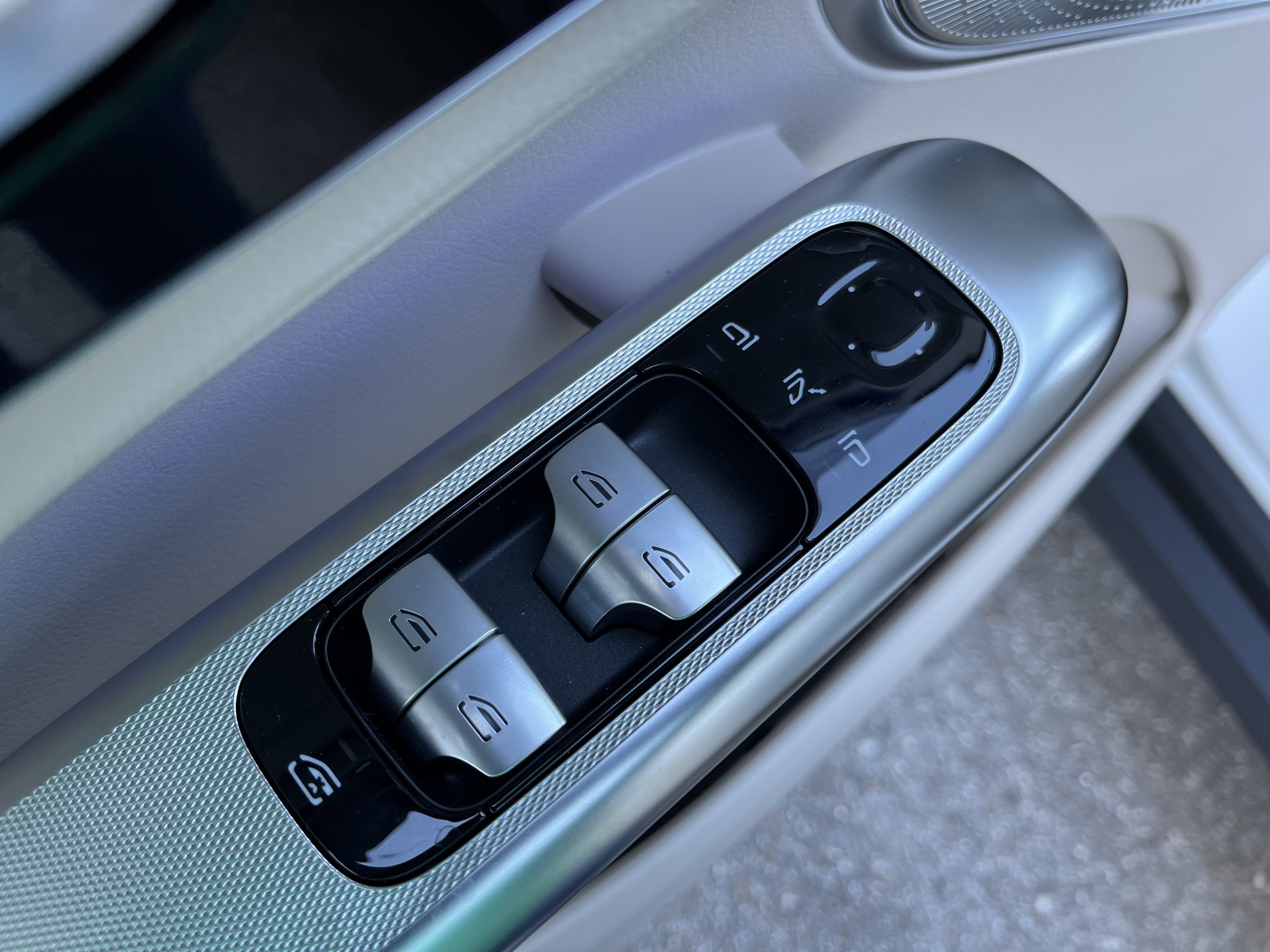 New 2026 Polar White Mercedes-Benz GLC 300 image 15