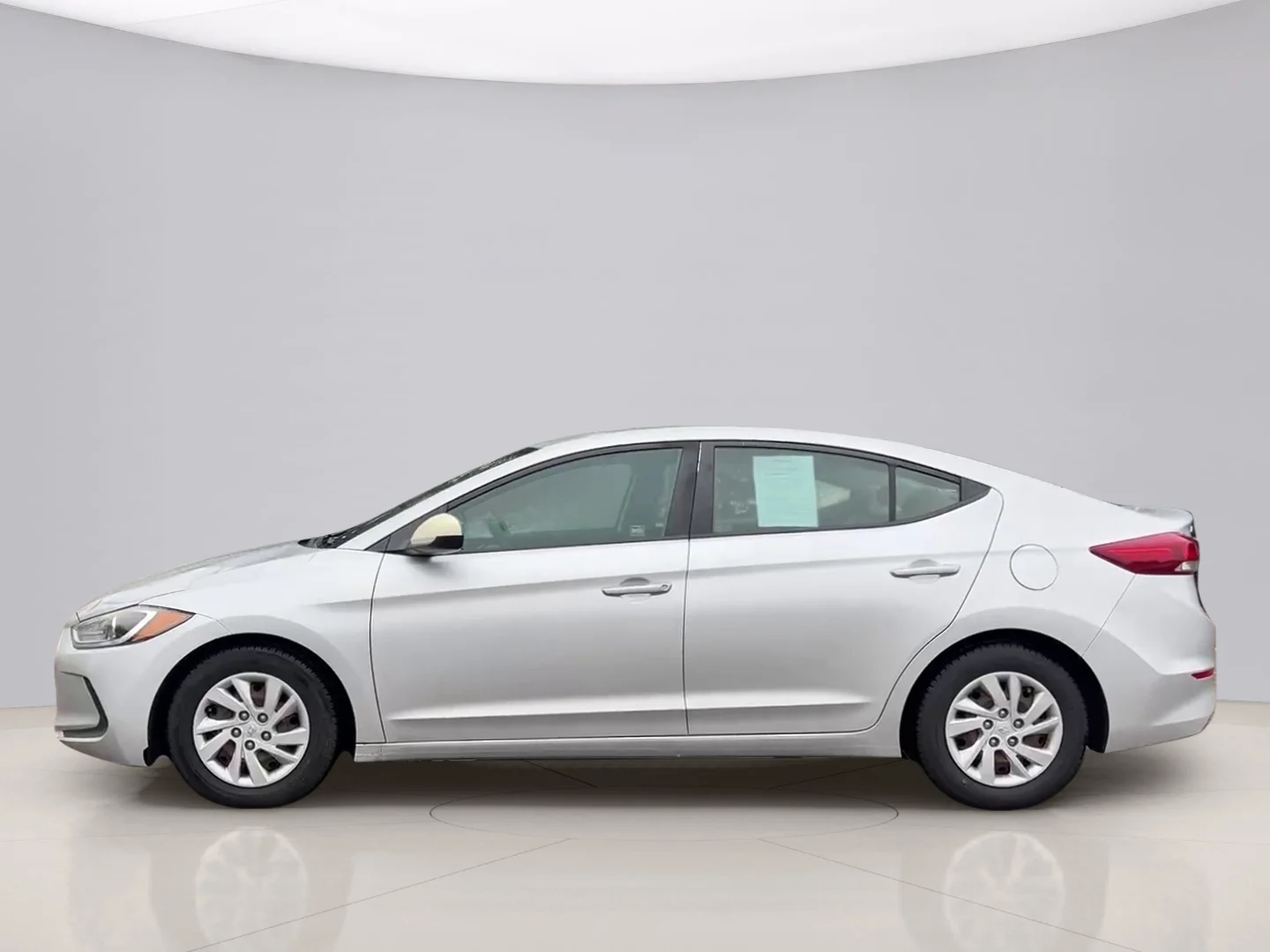 Used 2017 Silver Hyundai SE image 8