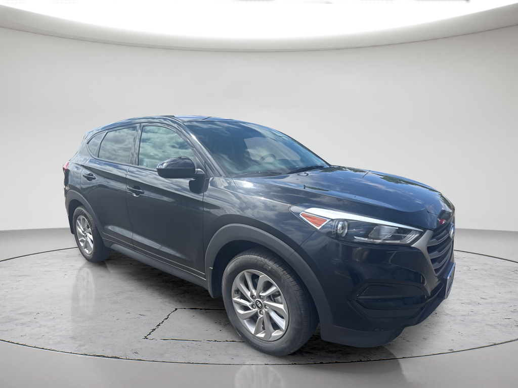 Used 2017 Black Hyundai SE image 3