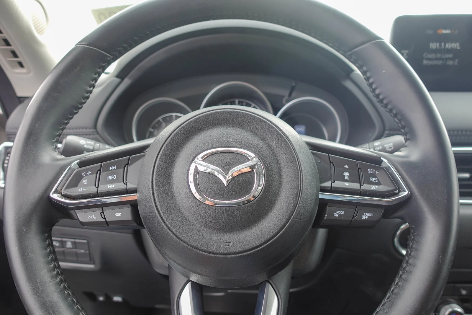 Certified Used 2025 Platinum Quartz Metallic Mazda 2.5 S Preferred Package image 19