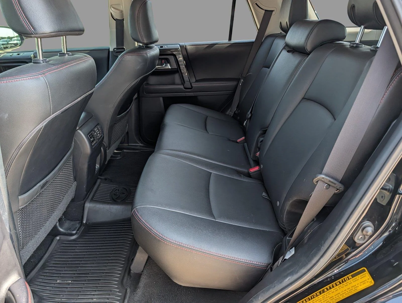 Used 2020 Midnight Black Metallic Toyota Venture image 32