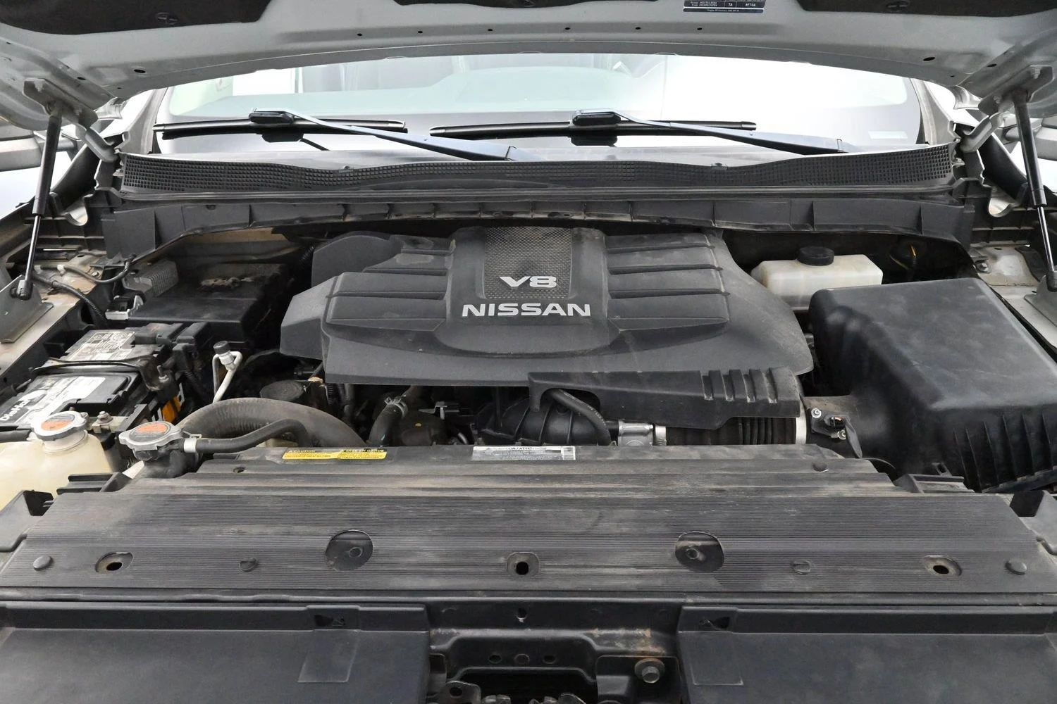 Used 2018 Brilliant Silver Nissan PRO-4X image 39
