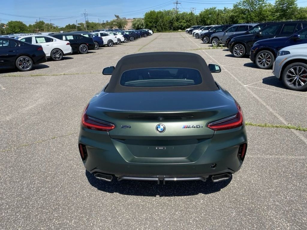 New 2026 Frozen Deep Green Metallic BMW M40i image 5