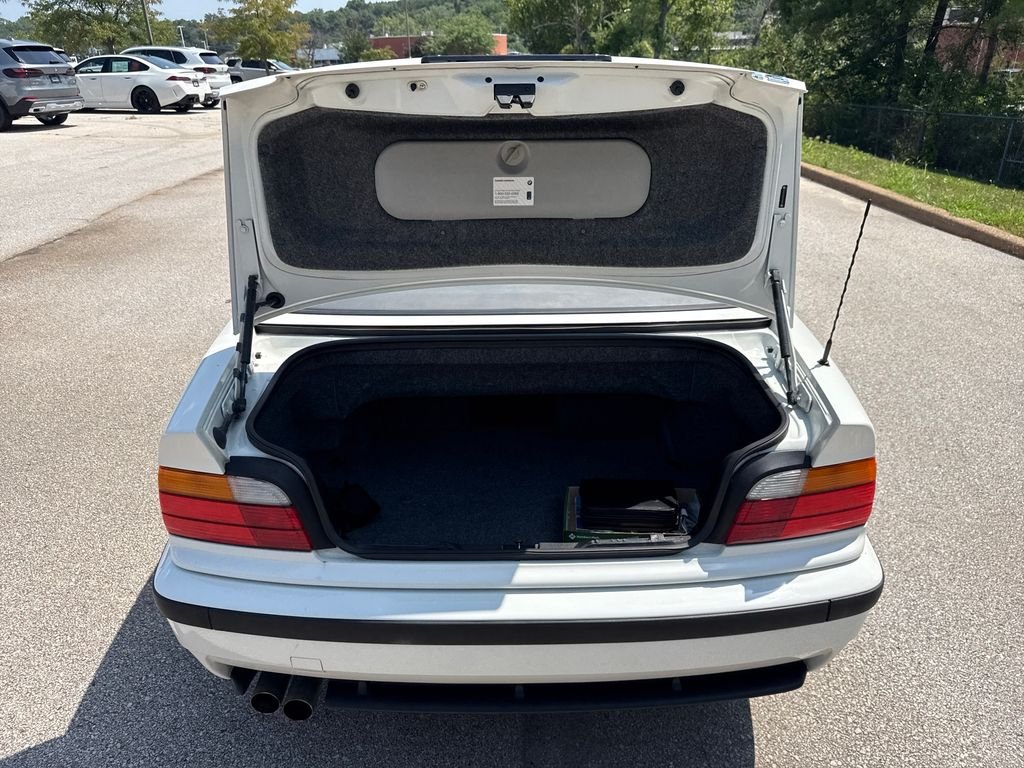 Used 1999  BMW Base image 20