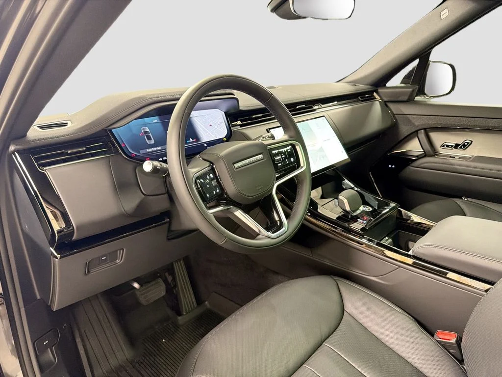 New 2026 Carpathian Gray Premium Metallic Land Rover SE image 4