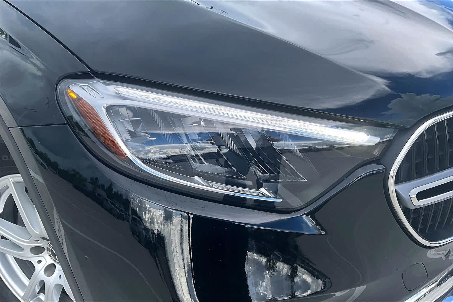 Used 2025 Black Mercedes-Benz GLC 300 image 26