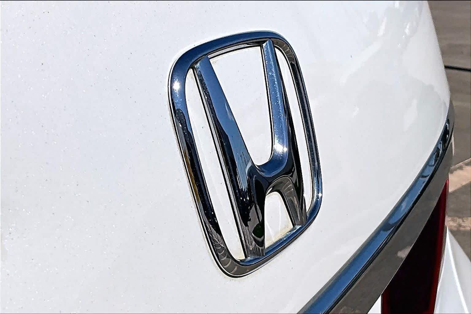 Used 2017 White Orchid Pearl Honda EX image 10