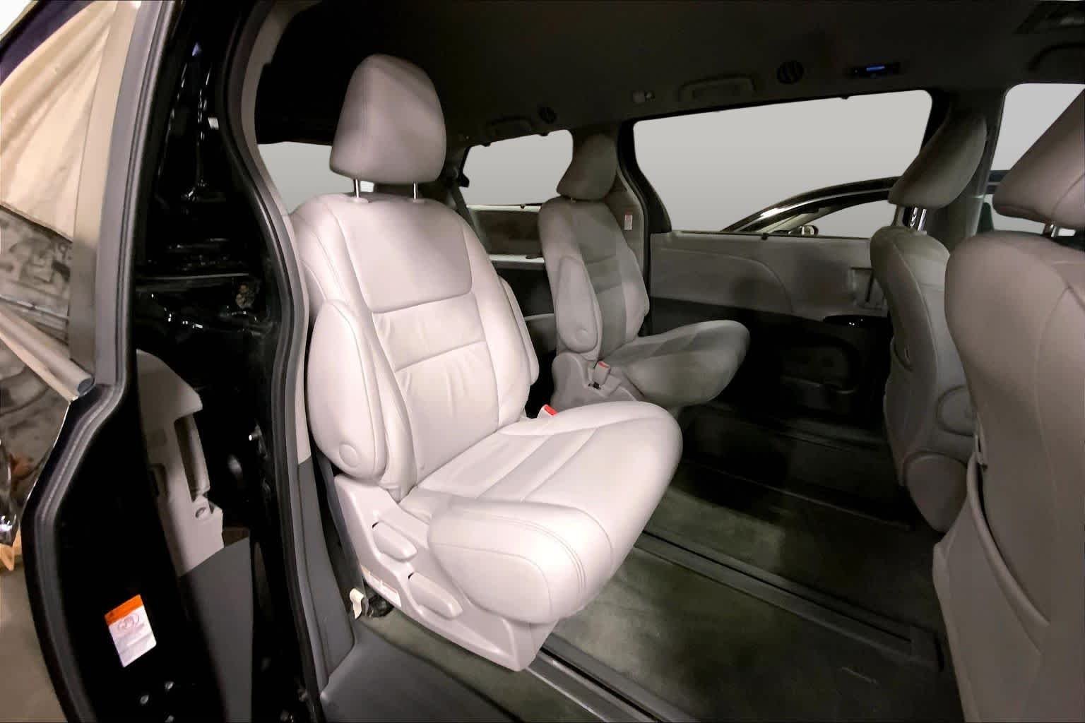 Used 2017 Midnight Black Metallic Toyota XLE image 20