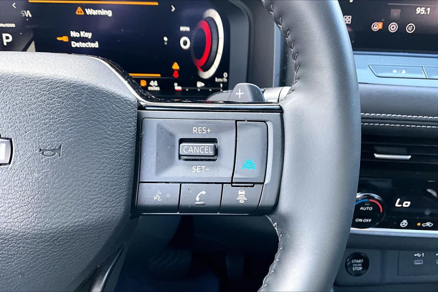 Used 2025 Super Black Nissan Platinum image 23