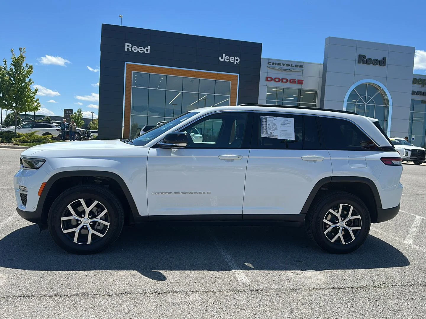 Used 2024 Jeep Grand Cherokee Limited with VIN 1C4RJHBG9RC100073 for sale in Kansas City