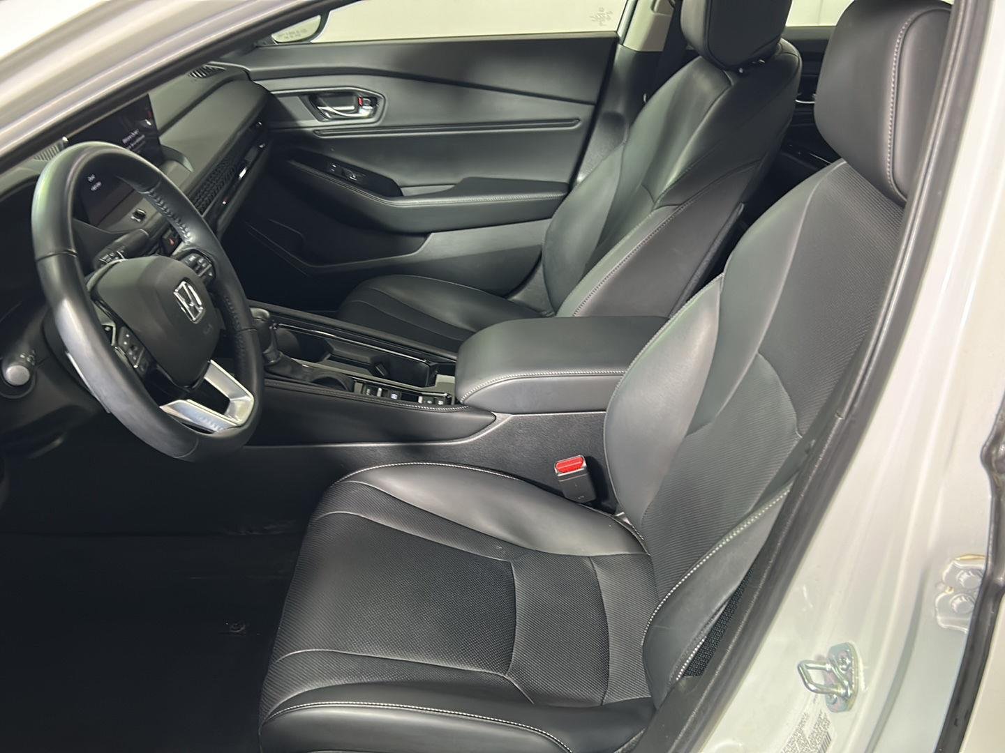 Used 2023 Platinum White Pearl Honda Touring image 14