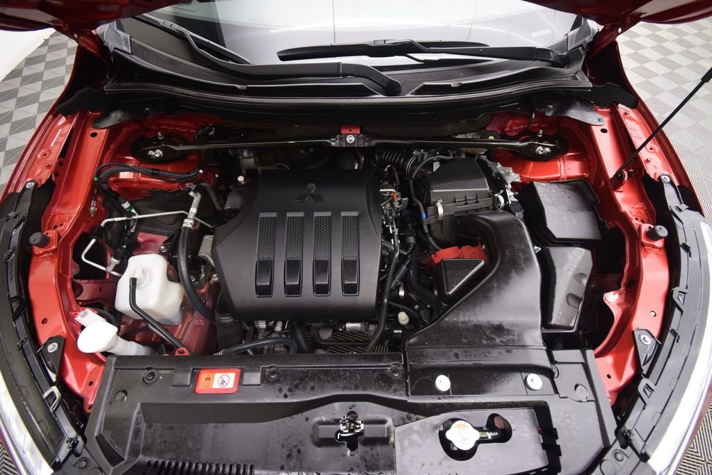 Used 2025 Red Mitsubishi SE image 24