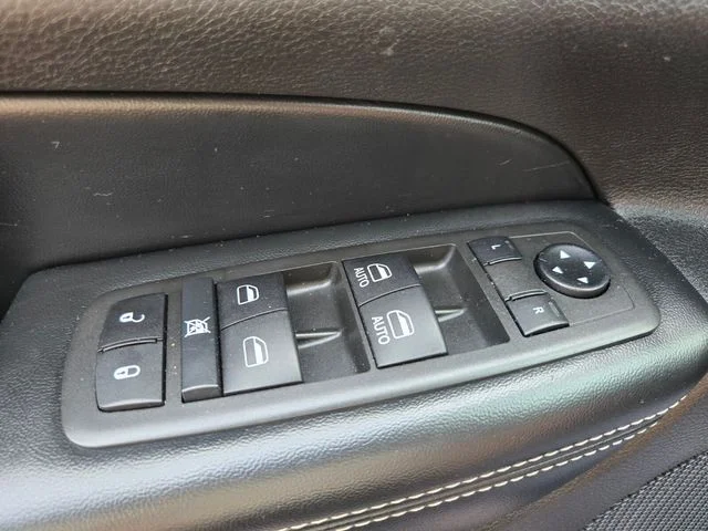 Used 2021 Gray Jeep Laredo image 40