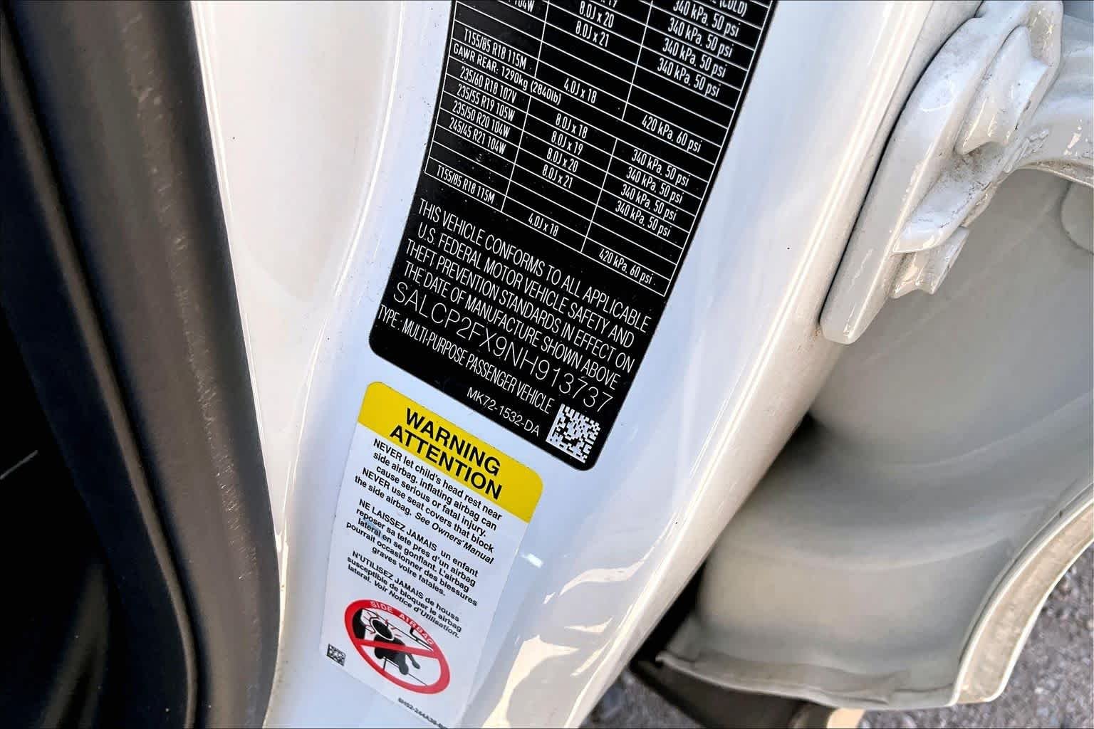 Used 2022 Fuji White Land Rover SE image 32