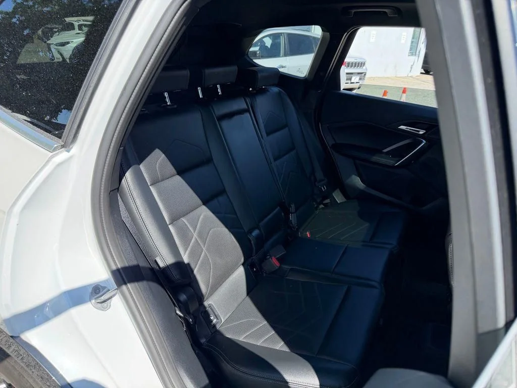 Used 2026 White BMW xDrive28i image 13