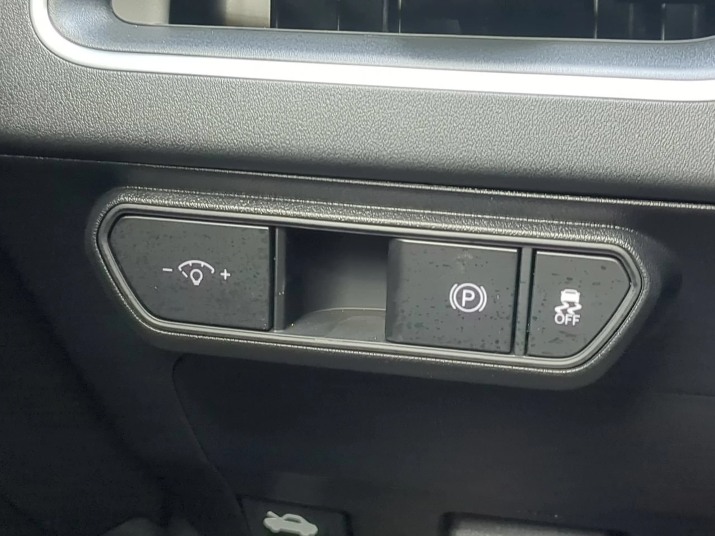 New 2026 Snow White Pearl Kia LXS image 16