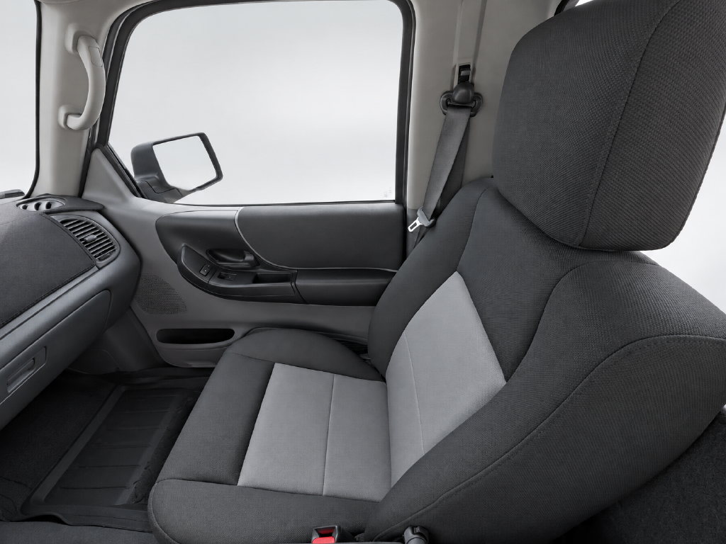 Used 2010 Blue Ford XL image 11
