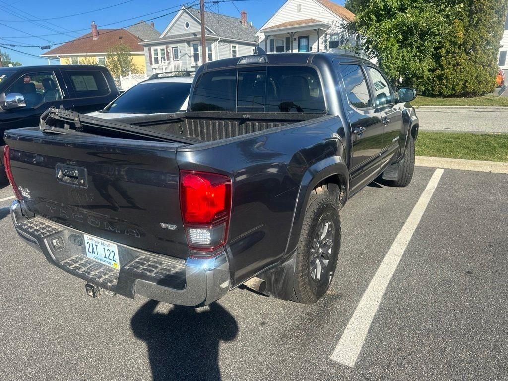 Used 2022 Gray Toyota SR5 image 3