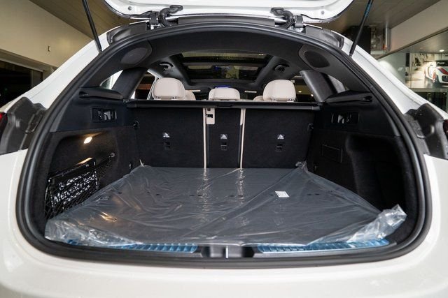 New 2026 Polar White Mercedes-Benz GLC 300 image 32