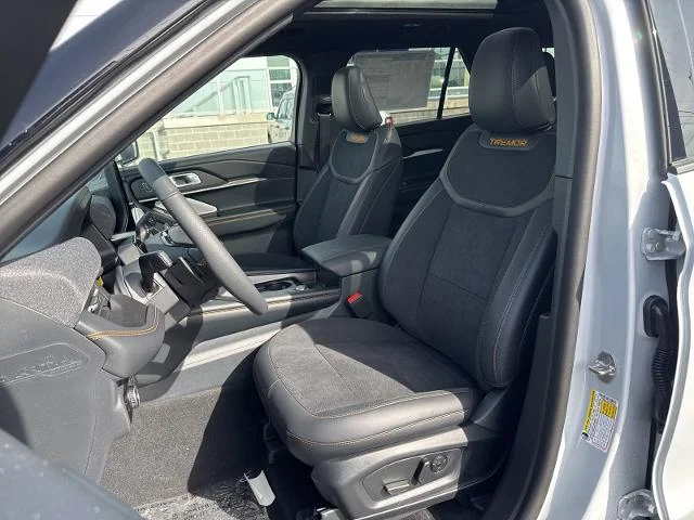 New 2026 Space White Metallic Ford Tremor® image 46