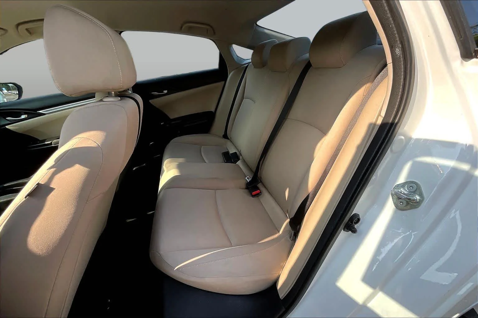 Used 2017 Taffeta White Honda LX image 19