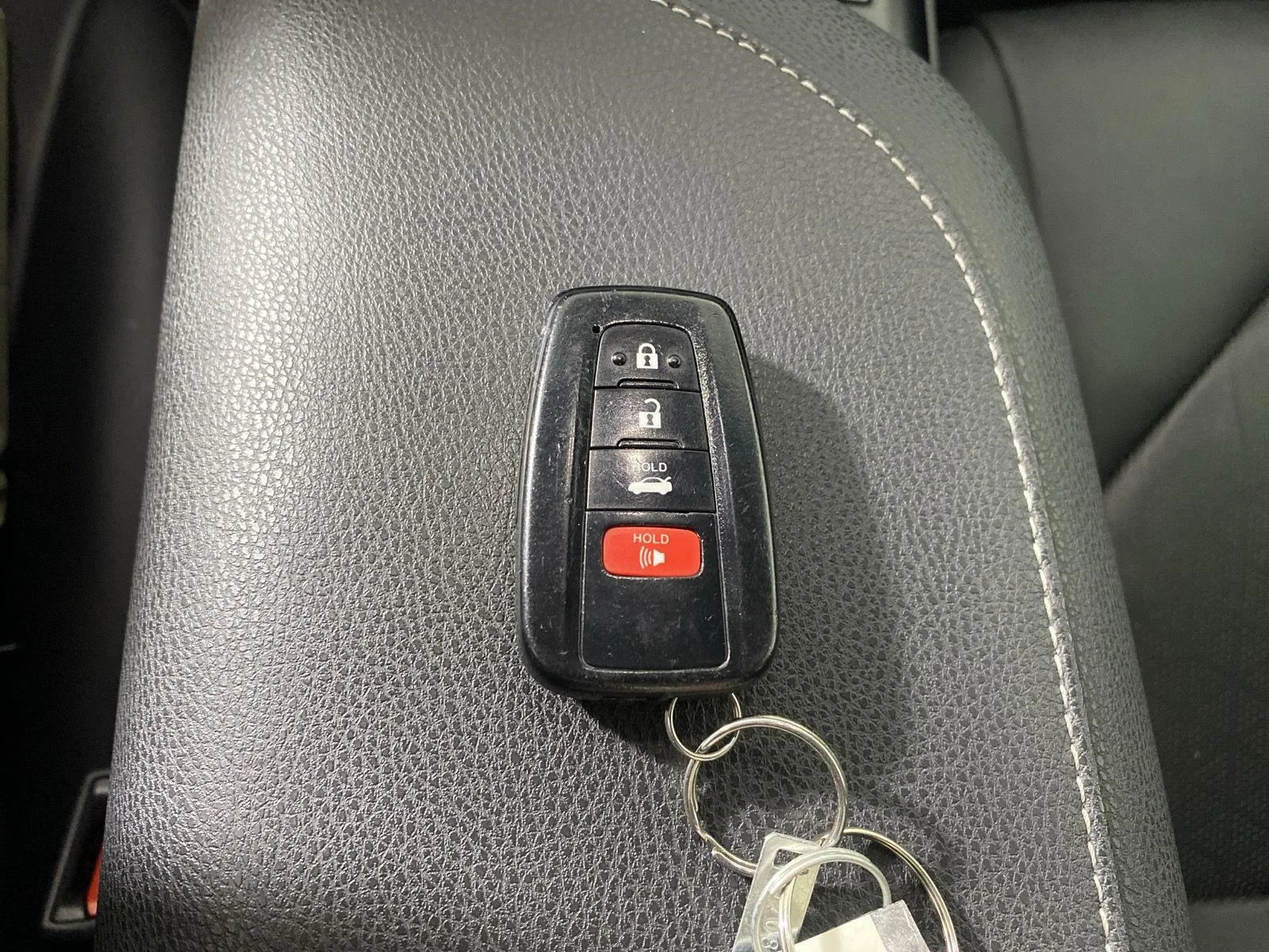 Used 2018 Celestial Silver Metallic Toyota XSE V6 image 28