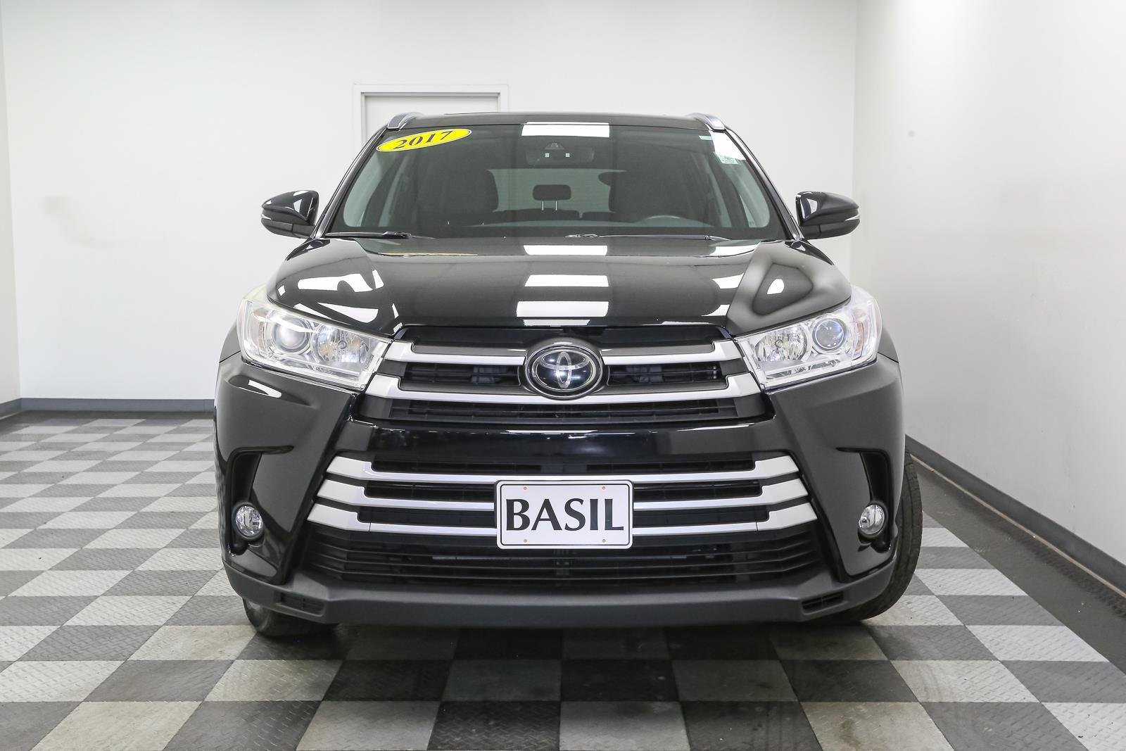 Used 2017 Midnight Black Metallic TOYOTA  image 3