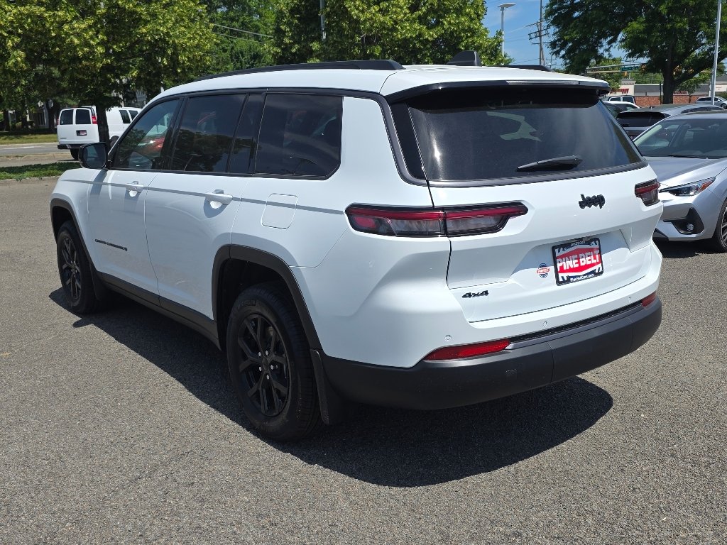 New 2026 Bright White Clear-Coat Exterior Paint Jeep Altitude image 9