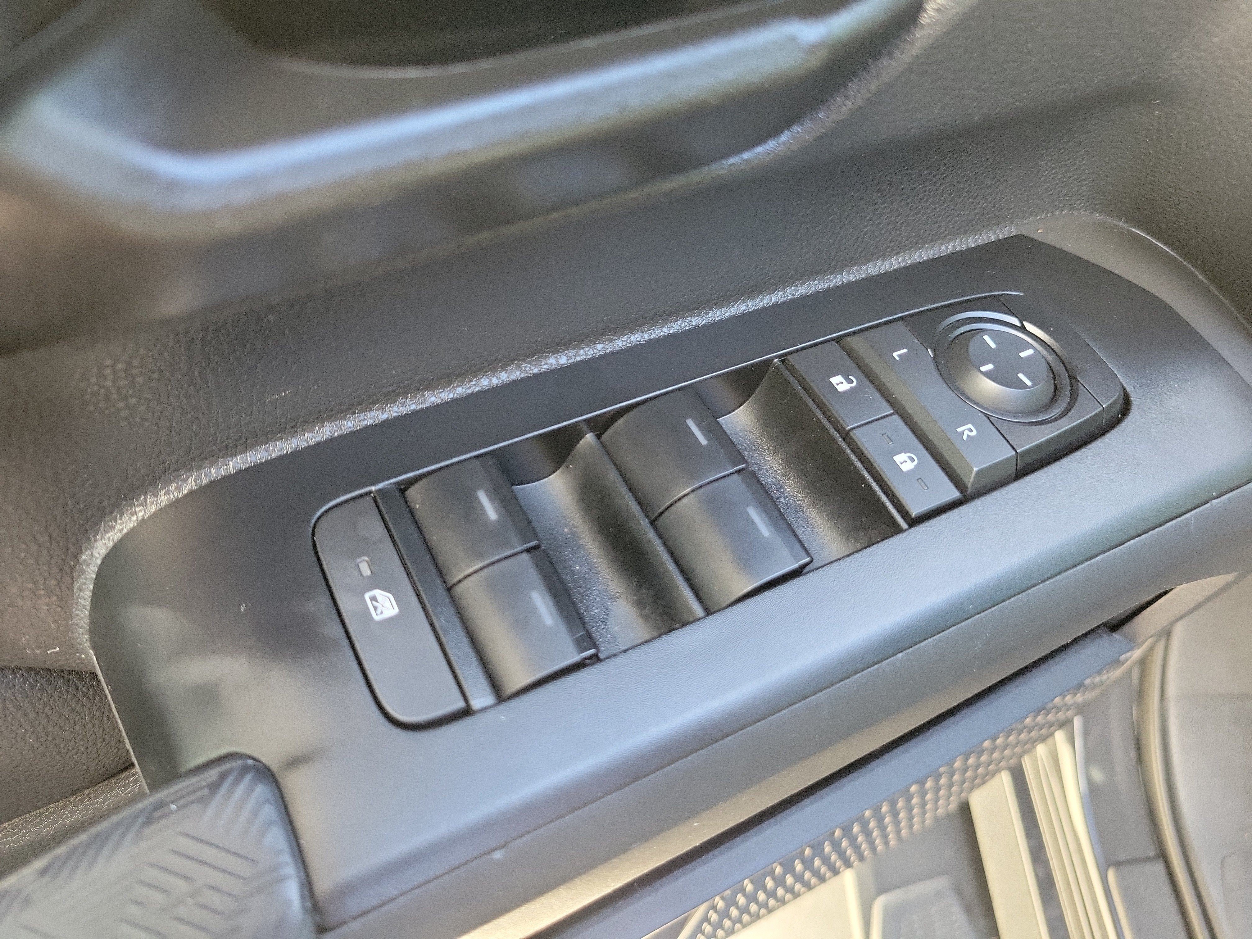 Used 2025 Underground Toyota SR5 image 21