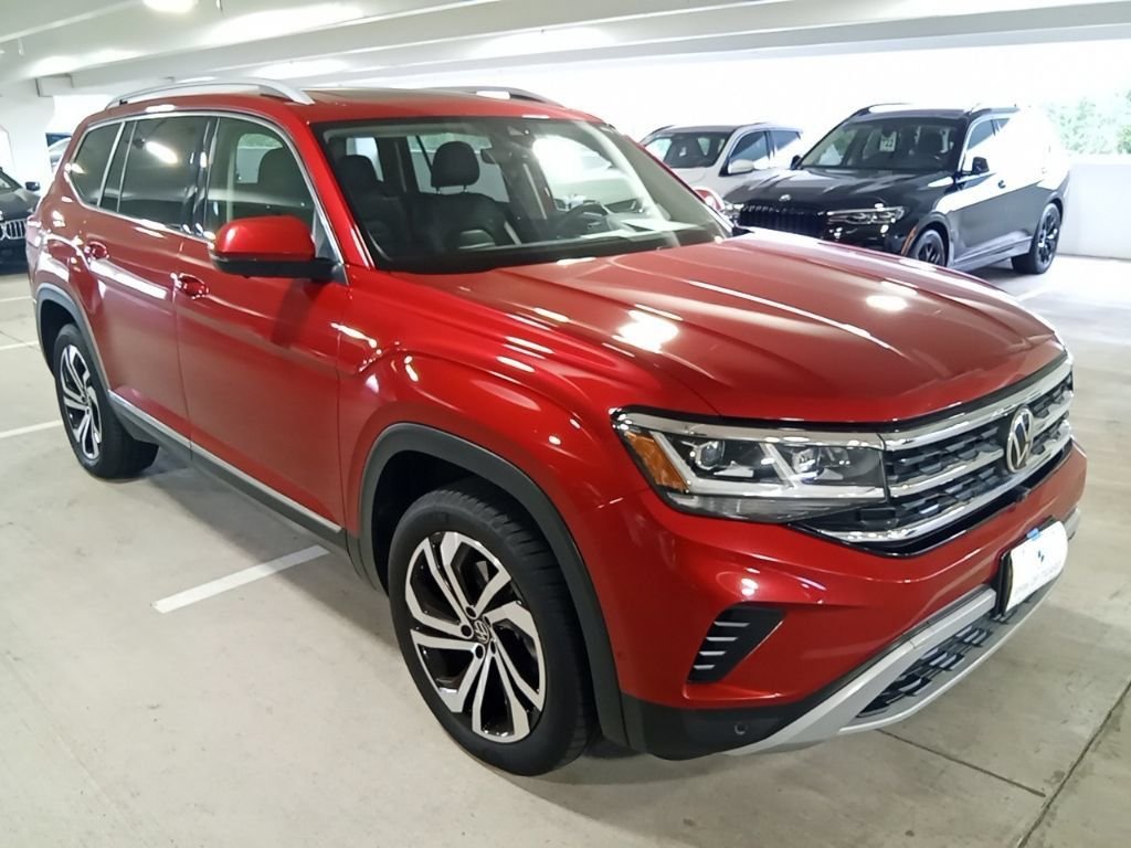 Used 2021  Volkswagen SEL Premium image 3