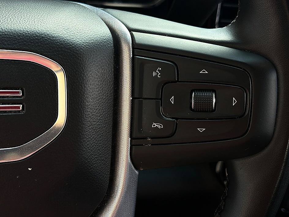 Used 2025 Summit White GMC SLT image 18
