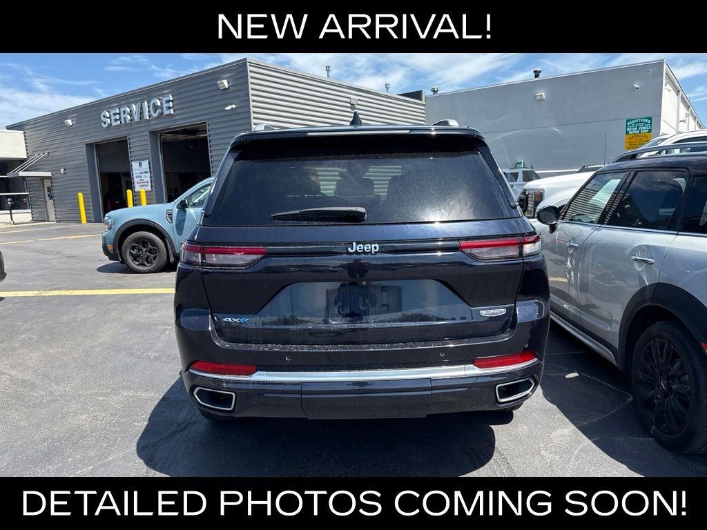 Used 2022 Midnight Sky Jeep Summit 4xe image 5