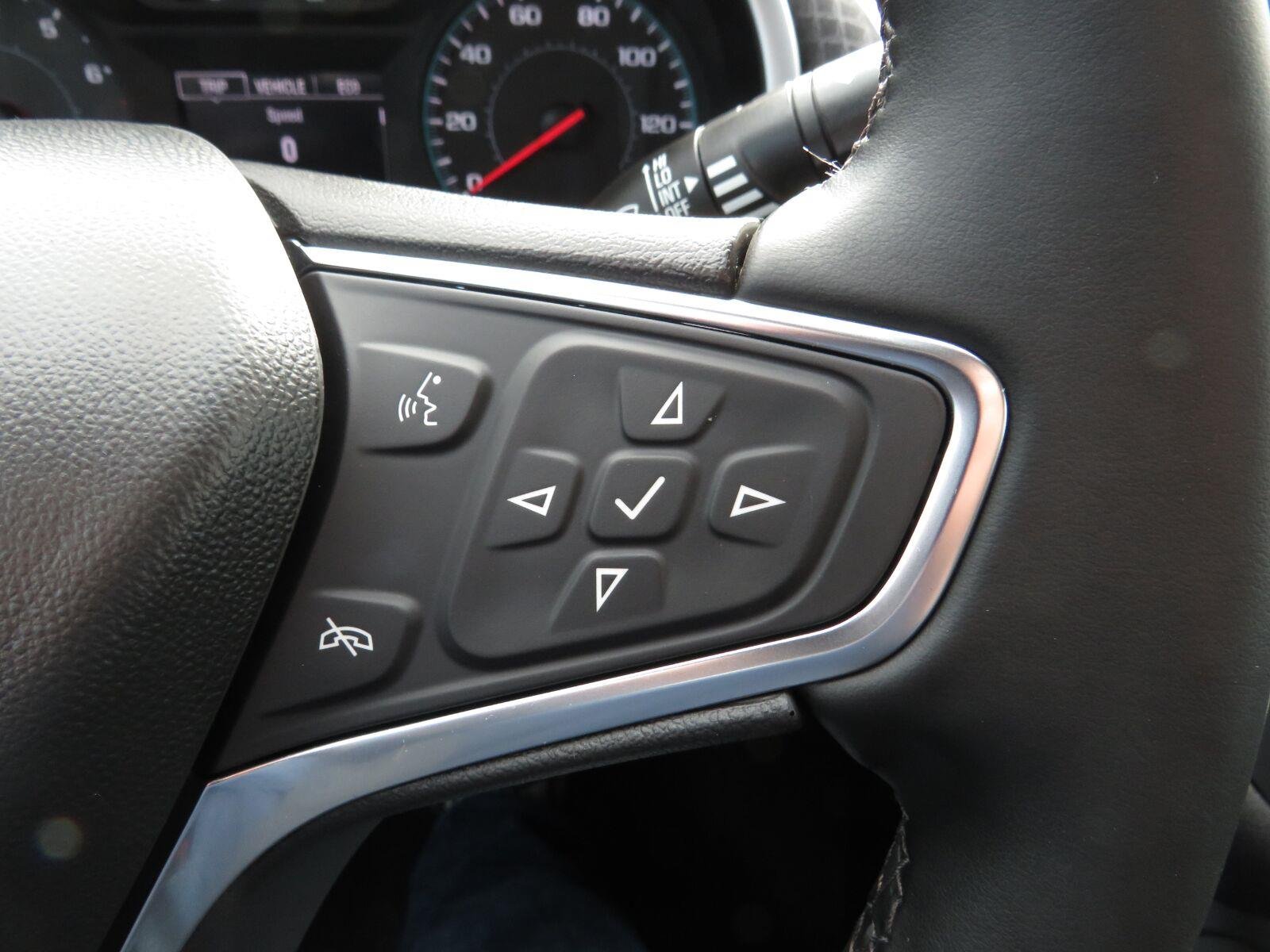 Used 2025 Night Shade Metallic Chevrolet RS image 28