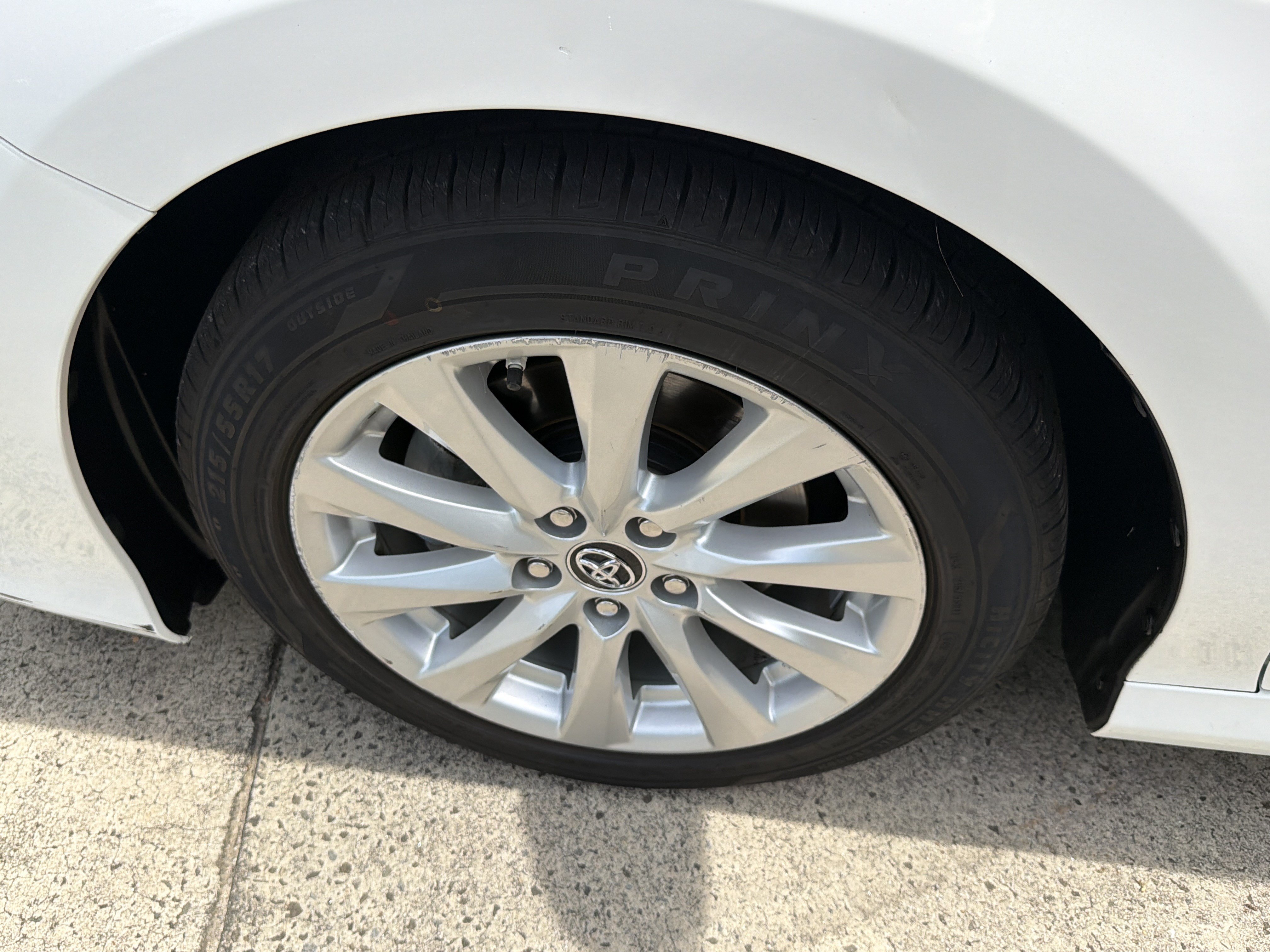 Used 2018 Super White Toyota LE image 11
