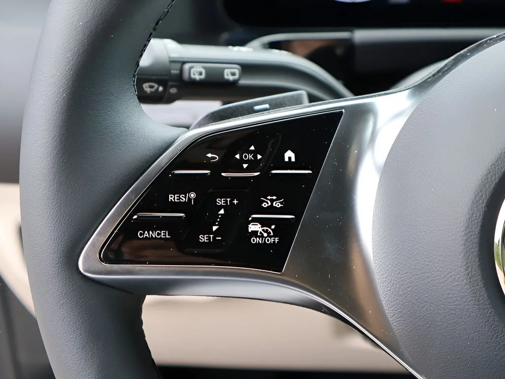 New 2026 Mountain Gray Metallic Mercedes-Benz GLA 250 image 31
