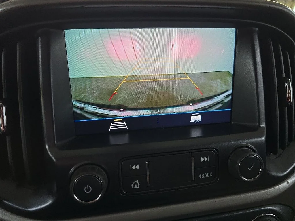 Used 2022 Black GMC AT4 w/Cloth image 23