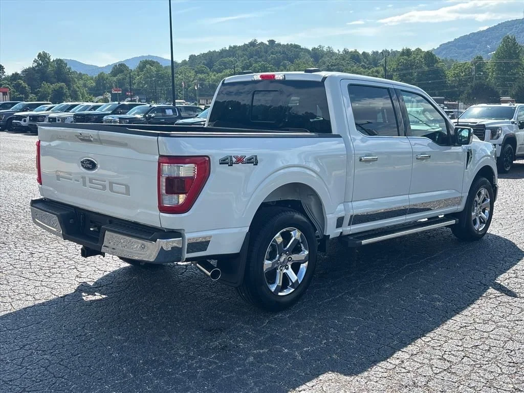 Used 2023 White Ford Lariat image 8