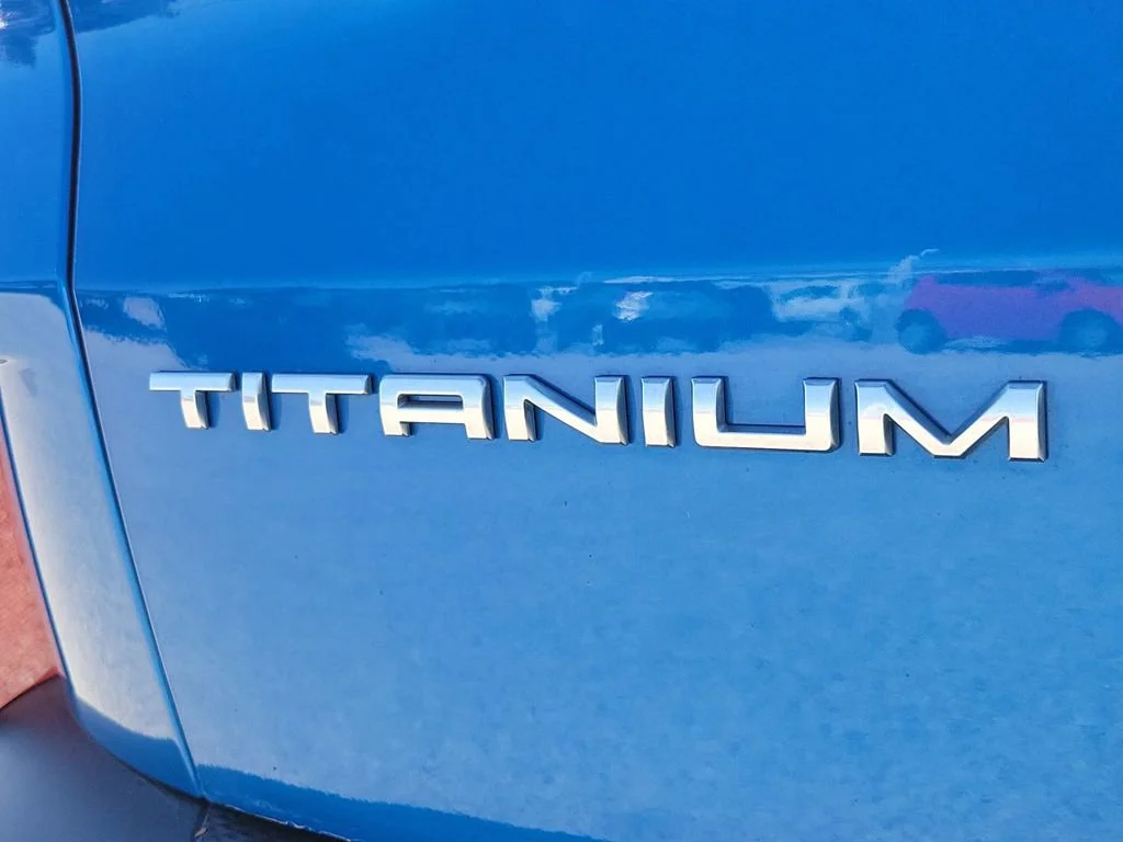Used 2020  Ford Titanium Hybrid image 7