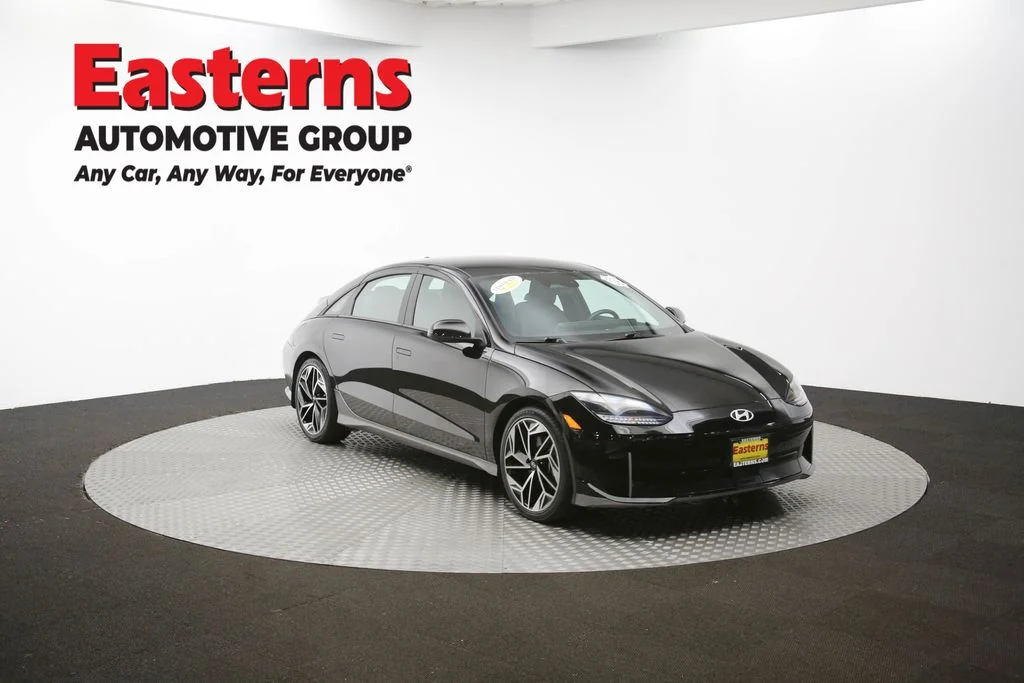 Used 2023 Black Hyundai SEL image 49