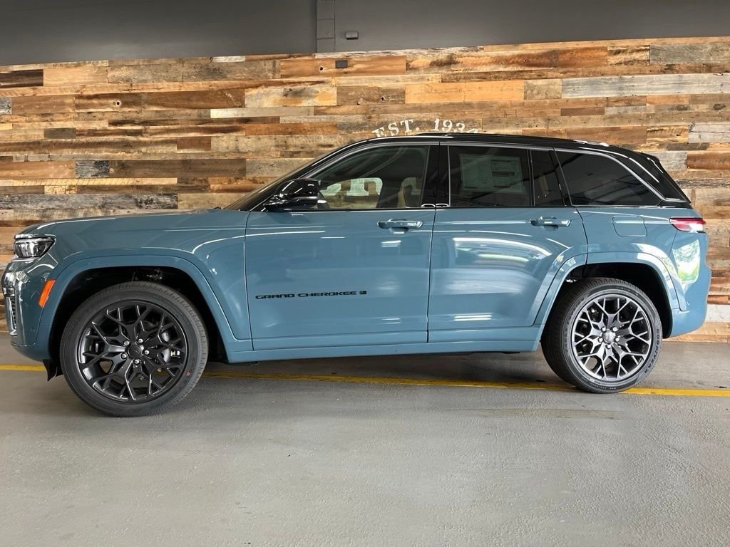 New 2026 Steel Blue Exterior Paint Jeep Summit image 15