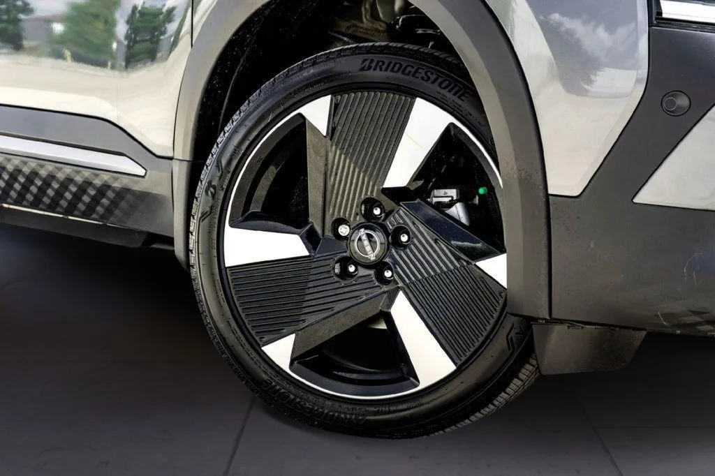 New 2026 Gray Nissan SR image 2