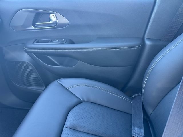 New 2026 Red Hot Pearl-Coat Exterior Paint Chrysler Select image 13