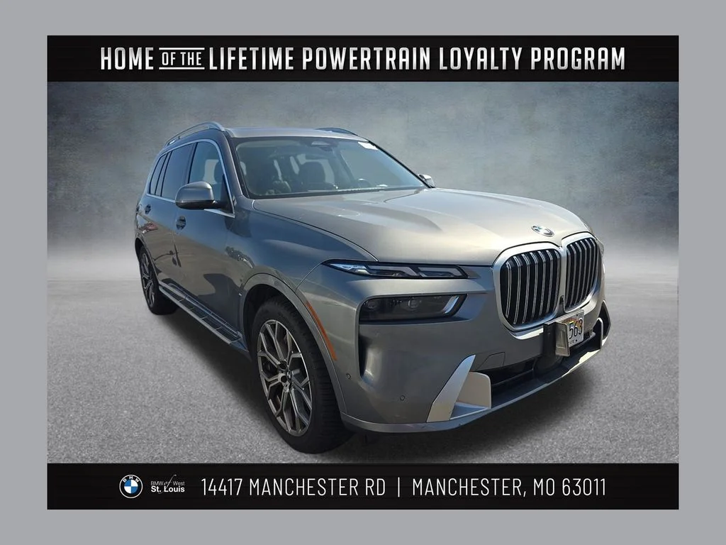 Used 2024 Gray BMW xDrive40i image 1