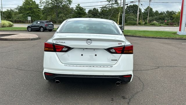 Used 2023 White Nissan 2.0 SR image 5