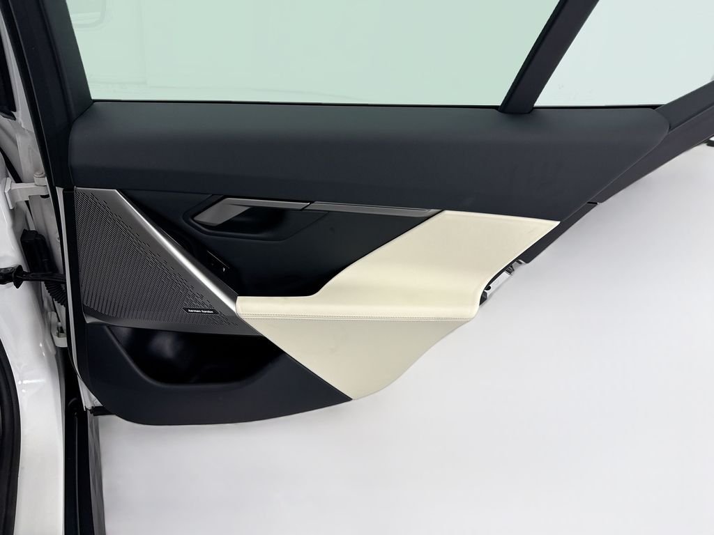 2026 BMW i5 40 - Photo 26