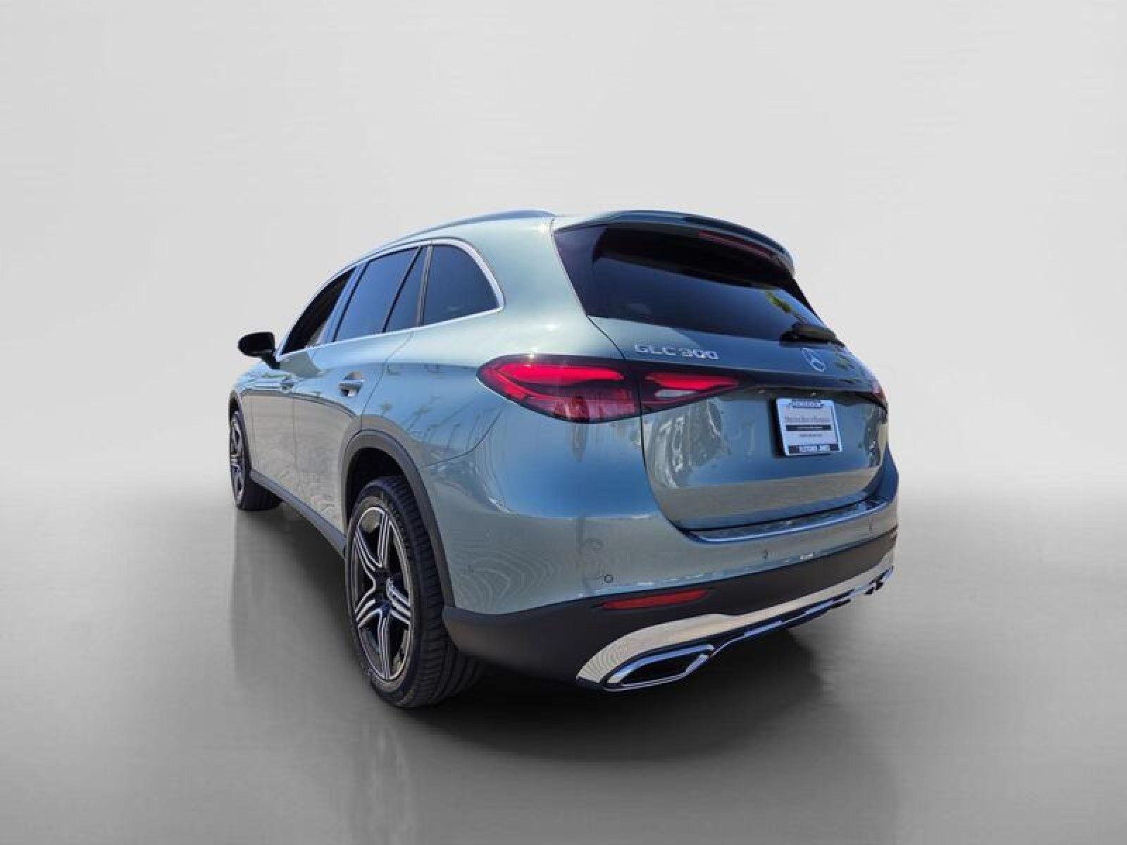 New 2026 Verde Silver Metallic Mercedes-Benz GLC 300 SUV image 3