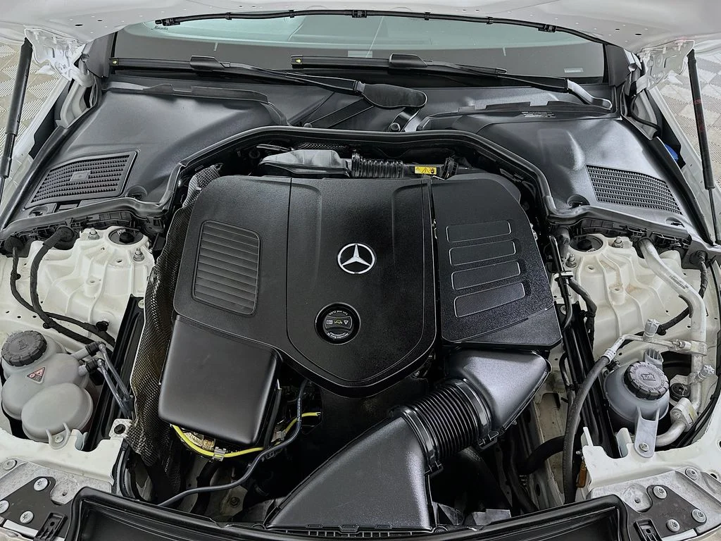 Used 2025 Polar White Mercedes-Benz CLE 300 image 29