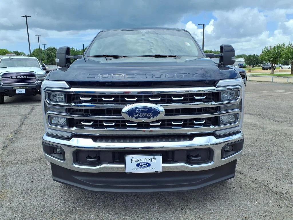 Used 2025 Blue Ford Lariat image 18
